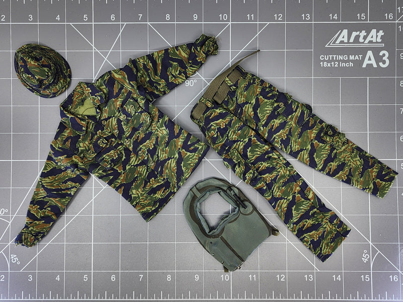 Load image into Gallery viewer, BAM 1/6 Vietnam Tiger Stripe Camo Uniform W/ Floatation Collar (Saturday Toys)
