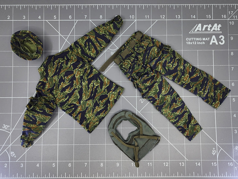 Load image into Gallery viewer, BAM 1/6 Vietnam Tiger Stripe Camo Uniform W/ Floatation Collar (Saturday Toys)
