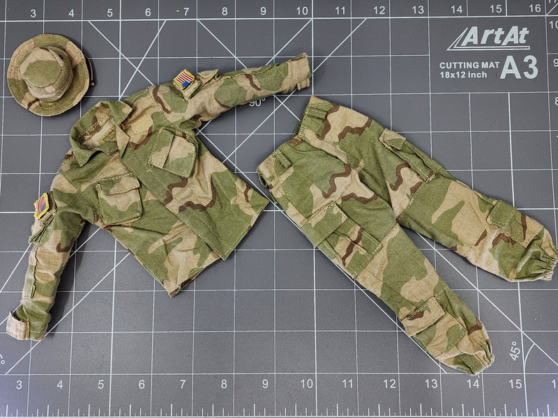Load image into Gallery viewer, BAM 1/6 3C Desert Camo Uniform W/ Boonie Hat (BBI)

