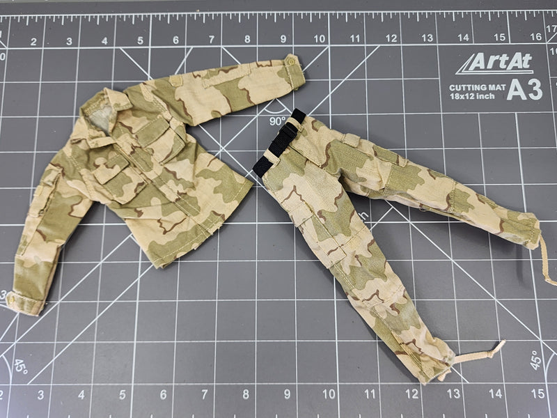 Load image into Gallery viewer, BAM 1/6 3C Desert Camo Uniform (Toy Soldier)
