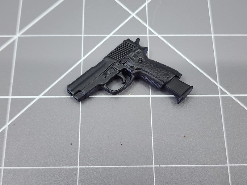 Load image into Gallery viewer, BAM 1/6 P226 Pistol W/ LArge Clip &amp; Drop Leg Holster (Metal)

