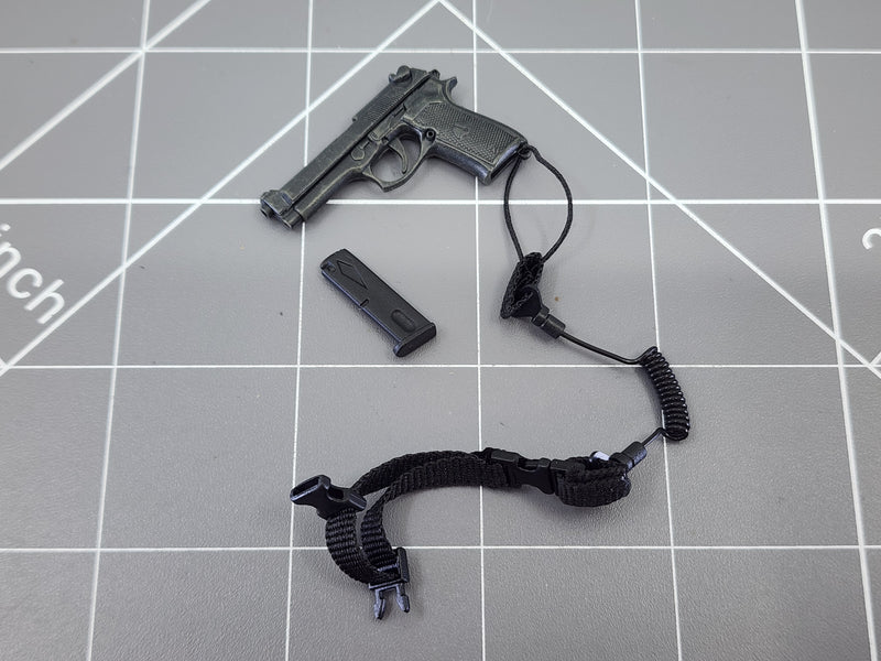 Load image into Gallery viewer, BAM 1/6 M9 Pistol W/ 3C Desert Camo Drop Leg Holster (Hot Toys)
