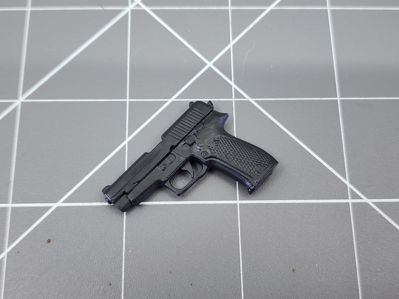 Load image into Gallery viewer, BAM 1/6 SIG P226 W/ Black Drop Leg Holster (ACE)
