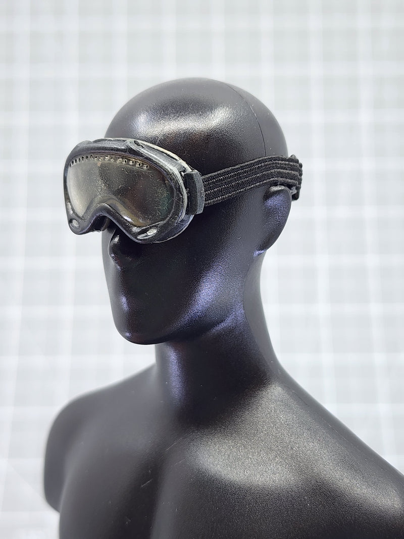 Load image into Gallery viewer, BAM 1/6 Black Goggles W/ Clear Lens Ver. 1 (Hot Toys)

