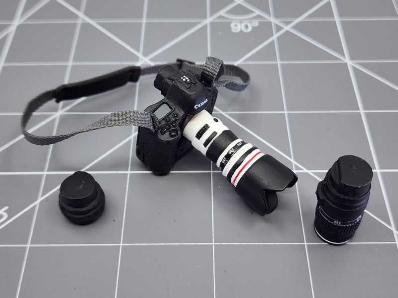 Load image into Gallery viewer, BAM 1/6 Custom Craft War Journalist DSLR W/ Zoom Lens (BBI)
