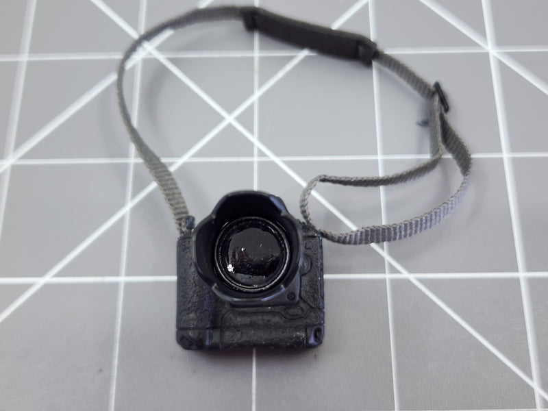 Load image into Gallery viewer, BAM 1/6 Custom Craft War Journalist DSLR W/ Zoom Lens (BBI)
