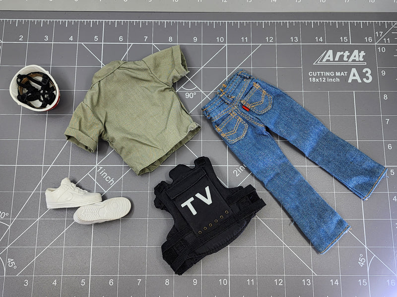 Load image into Gallery viewer, BAM 1/6 Custom Craft War Outfit W/ Helmet, Vest, &amp; G.I. Joe Shirt (BBI)
