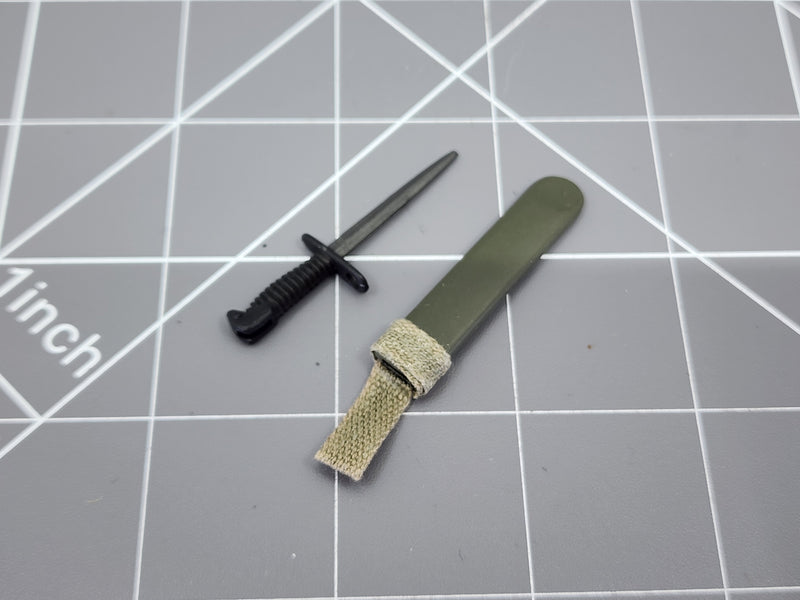 Load image into Gallery viewer, BAM 1/6 WWII Bayonet W/ OD Green Sheath (21 Century)
