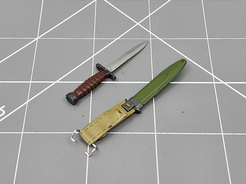 Load image into Gallery viewer, BAM 1/6 WWII K-Bar Bayonet &amp; Sheath (Dragon)
