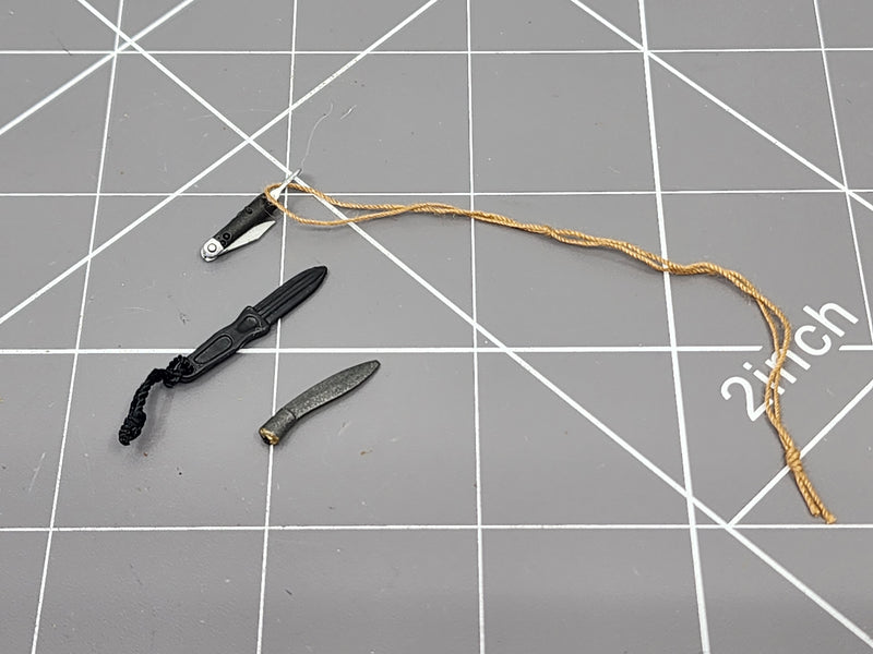 Load image into Gallery viewer, BAM 1/6 *Lot* Of Small Knives
