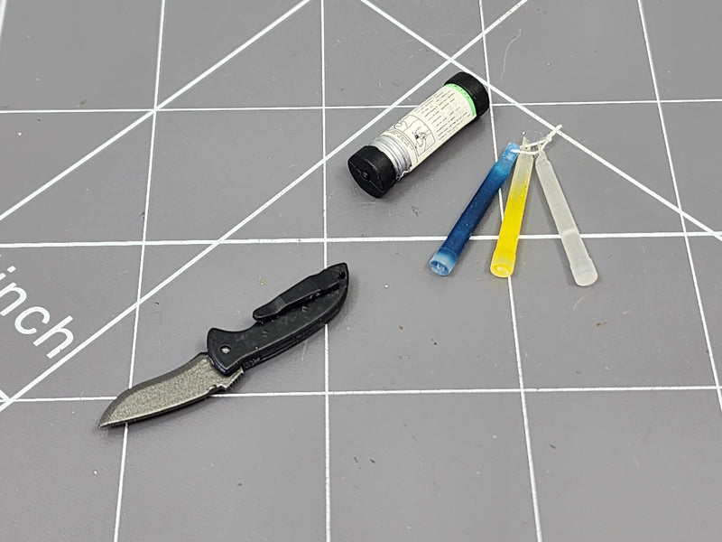 Load image into Gallery viewer, BAM 1/6 Punch Knife, Glow Sticks, &amp; Signal Flare Ver. 2
