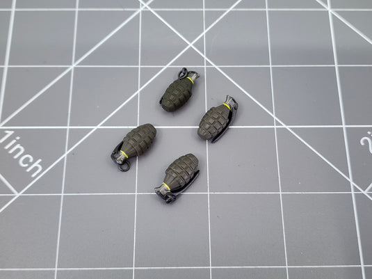 BAM 1/6 WWII Pineapple Grenade Set