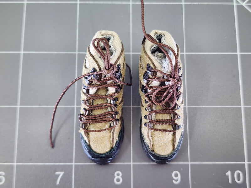 Load image into Gallery viewer, BAM 1/6 Merrell Saw Tooth Hiking Boots Ver. 1 (Crazy Dummy) (Foot Type)

