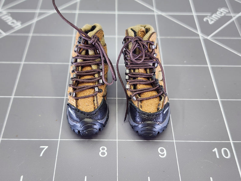 Load image into Gallery viewer, BAM 1/6 Merrell Saw Tooth Hiking Boots Ver. 2 (Crazy Dummy) (Foot Type)
