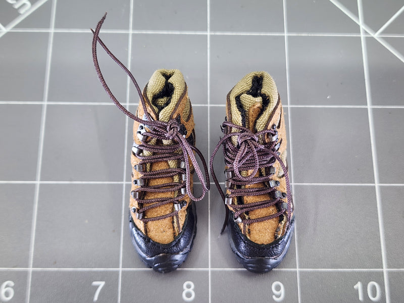 Load image into Gallery viewer, BAM 1/6 Merrell Saw Tooth Hiking Boots Ver. 2 (Crazy Dummy) (Foot Type)
