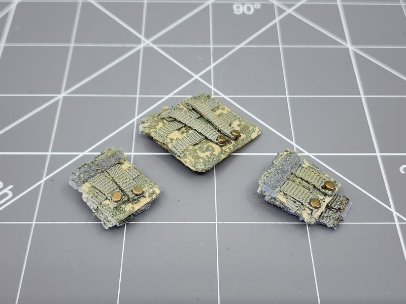 Load image into Gallery viewer, BAM 1/6 UCP Camo MOLLE Admin Pouch W/ Pistol Mag Pouches (Hot Toys)
