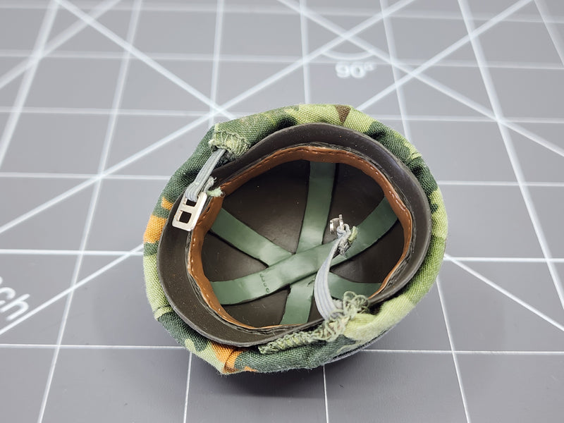 Load image into Gallery viewer, Bam 1/6 Vietnam Mitchel Pattern Camo Helmet W/ Colonel Badge (Dragon)
