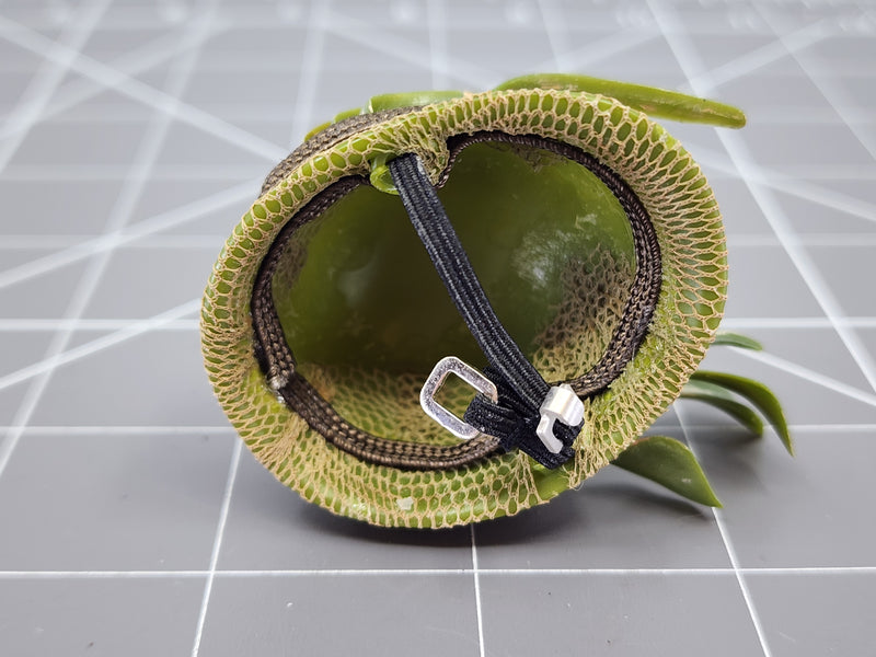 Load image into Gallery viewer, Bam 1/6 Vietnam Viet Cong Mesh and Plant Covered Helmet (Soldiers Of The World)

