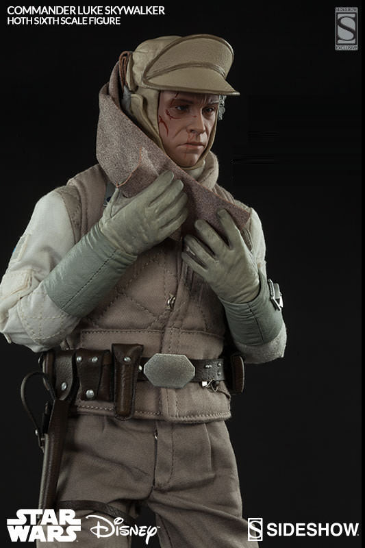 STAR WARS - Commander Luke Skywalker Hoth - Exclusive - MINT IN BOX