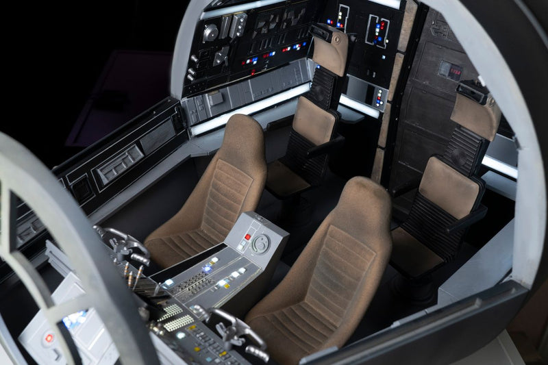 Load image into Gallery viewer, Star Wars - Millennium Falcon Cockpit - MINT IN BOX

