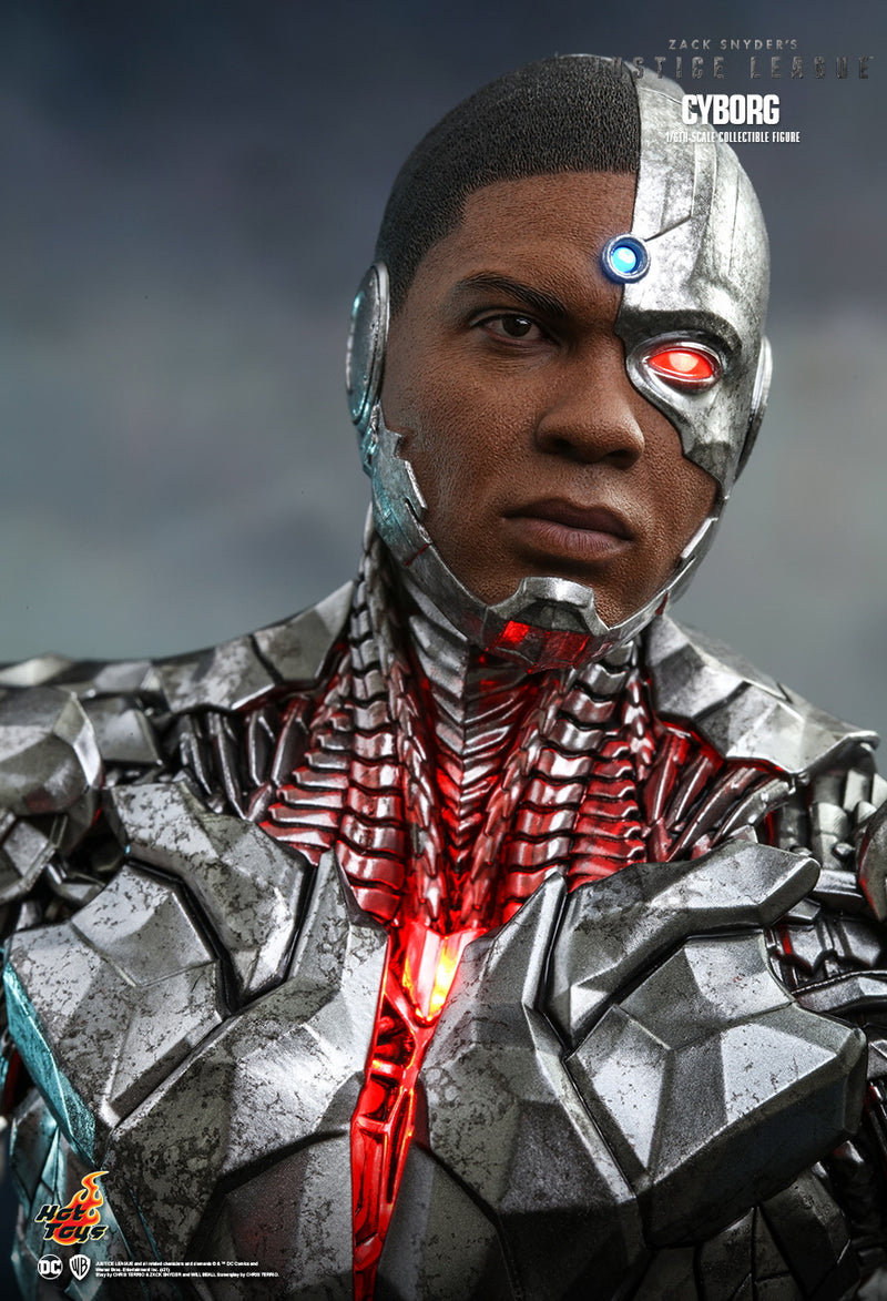 Load image into Gallery viewer, Justice League - Cyborg - MINT IN OPEN BOX
