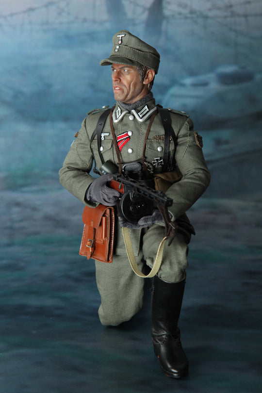Load image into Gallery viewer, WWII - German Eastern Front 1943 Wehrmacht Steiner - MINT IN BOX
