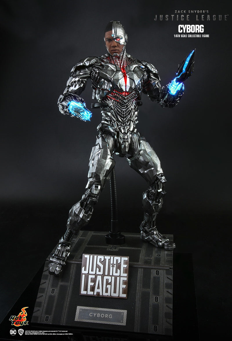 Load image into Gallery viewer, Justice League - Cyborg - MINT IN OPEN BOX
