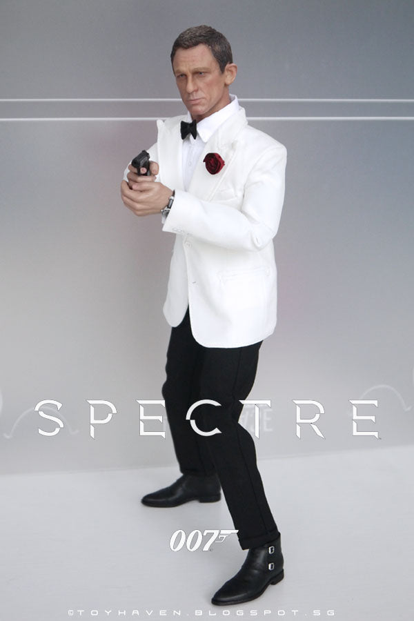 Load image into Gallery viewer, 007 Spectre - James Bond - White Tuxedo Edition - MINT IN BOX
