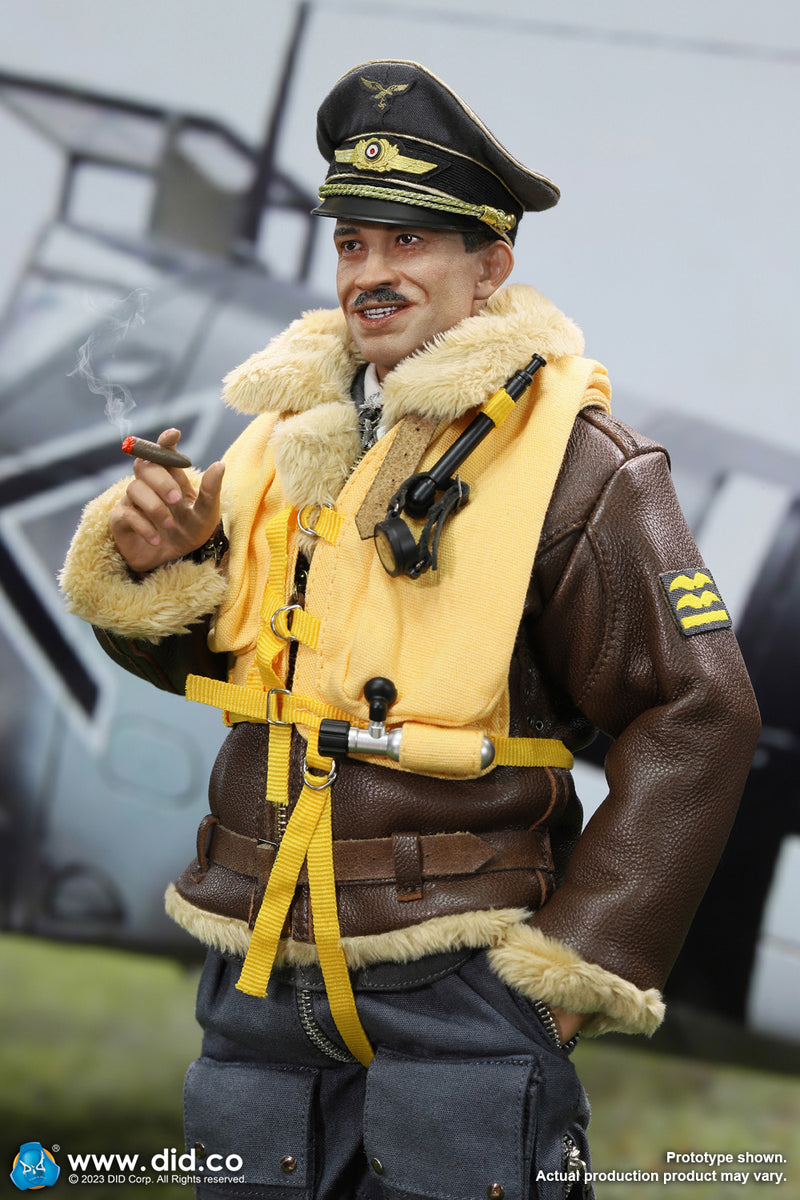 Load image into Gallery viewer, WWII - German Luftwaffe Pilot w/Cockpit  - MINT IN BOX (READ DESC)
