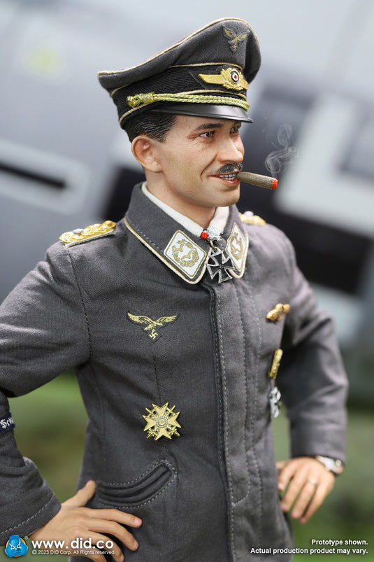 WWII - German Luftwaffe Pilot w/Cockpit  - MINT IN BOX (READ DESC)