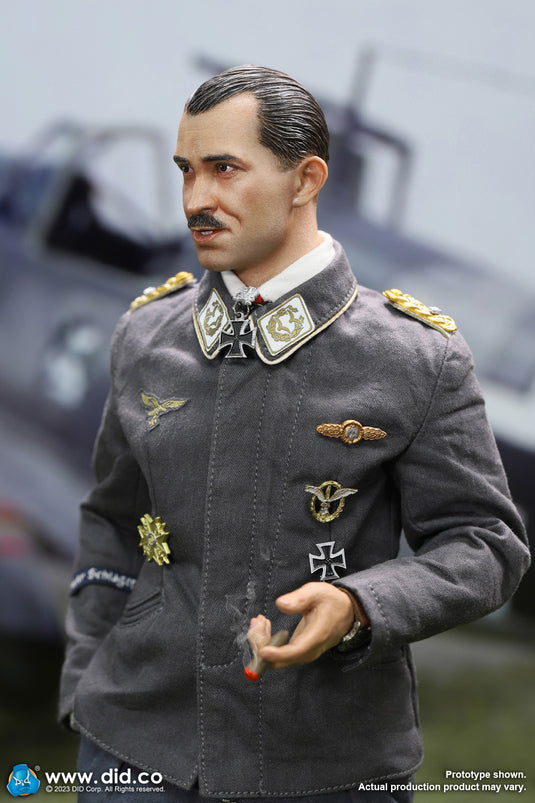 WWII - German Luftwaffe Pilot w/Cockpit  - MINT IN BOX (READ DESC)
