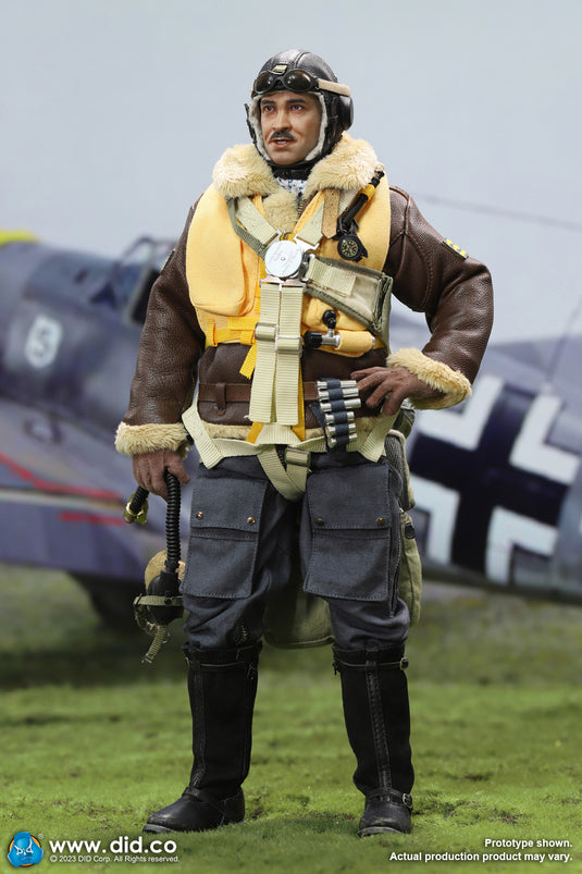 WWII - German Luftwaffe Pilot w/Cockpit  - MINT IN BOX (READ DESC)