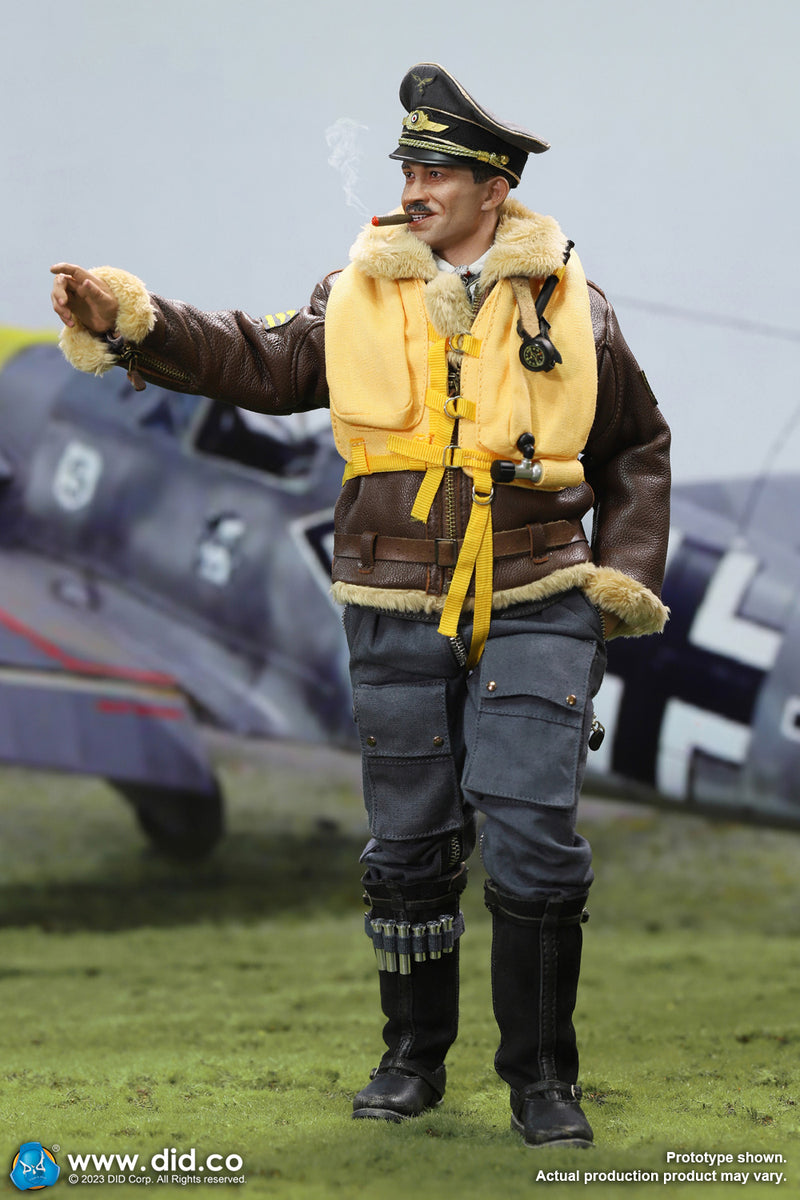 Load image into Gallery viewer, WWII - German Luftwaffe Pilot w/Cockpit  - MINT IN BOX (READ DESC)
