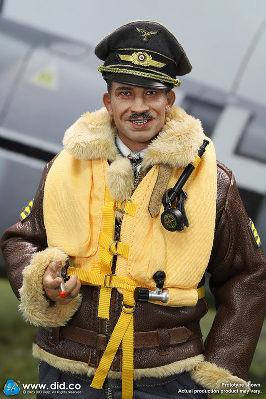 WWII - German Luftwaffe Pilot w/Cockpit  - MINT IN BOX (READ DESC)