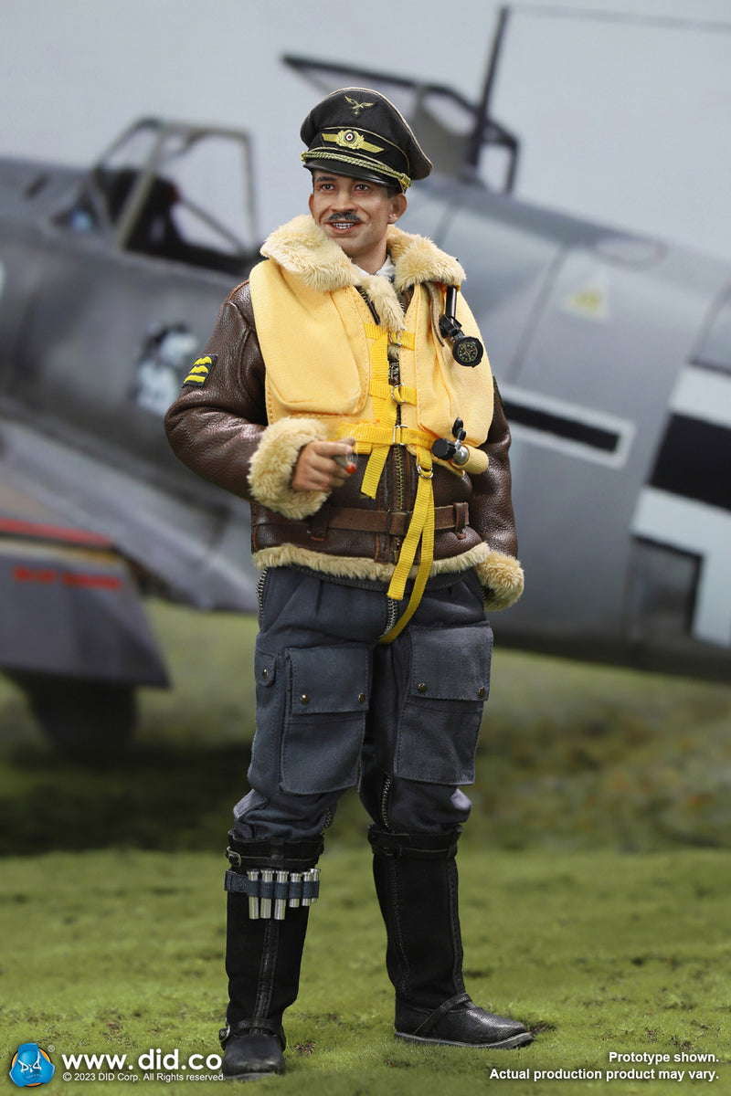 Load image into Gallery viewer, WWII - German Luftwaffe Pilot w/Cockpit  - MINT IN BOX (READ DESC)
