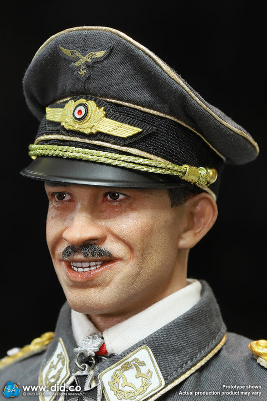 WWII - German Luftwaffe Pilot w/Cockpit  - MINT IN BOX (READ DESC)