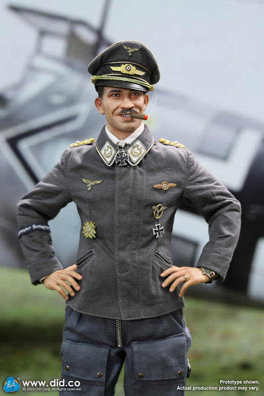 WWII - German Luftwaffe Pilot w/Cockpit  - MINT IN BOX (READ DESC)