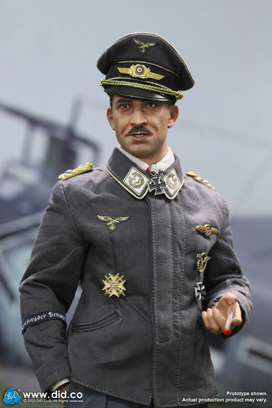 WWII - German Luftwaffe Pilot w/Cockpit  - MINT IN BOX (READ DESC)