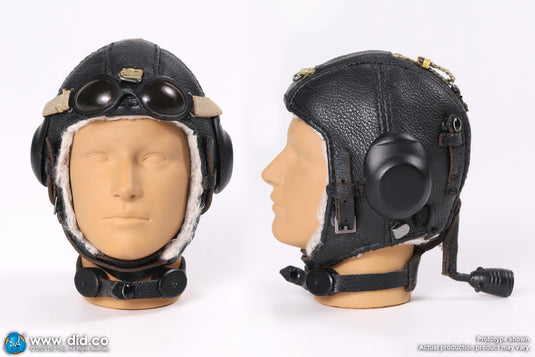 WWII - German Luftwaffe Pilot w/Cockpit  - MINT IN BOX (READ DESC)