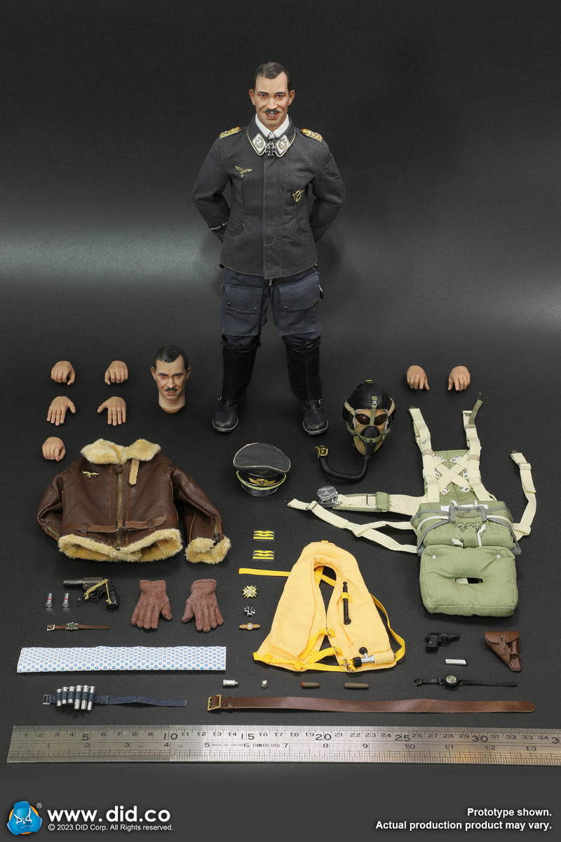 Load image into Gallery viewer, WWII - German Luftwaffe Pilot w/Cockpit  - MINT IN BOX (READ DESC)
