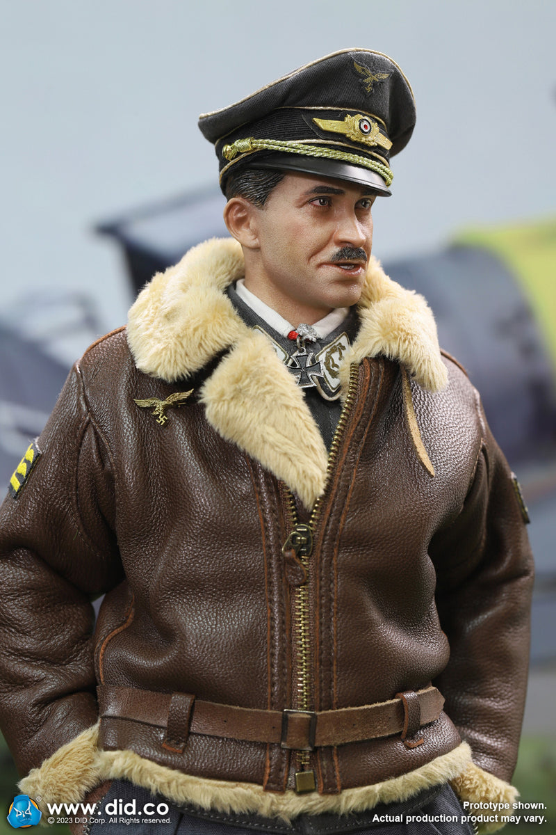 Load image into Gallery viewer, WWII - German Luftwaffe Pilot w/Cockpit  - MINT IN BOX (READ DESC)
