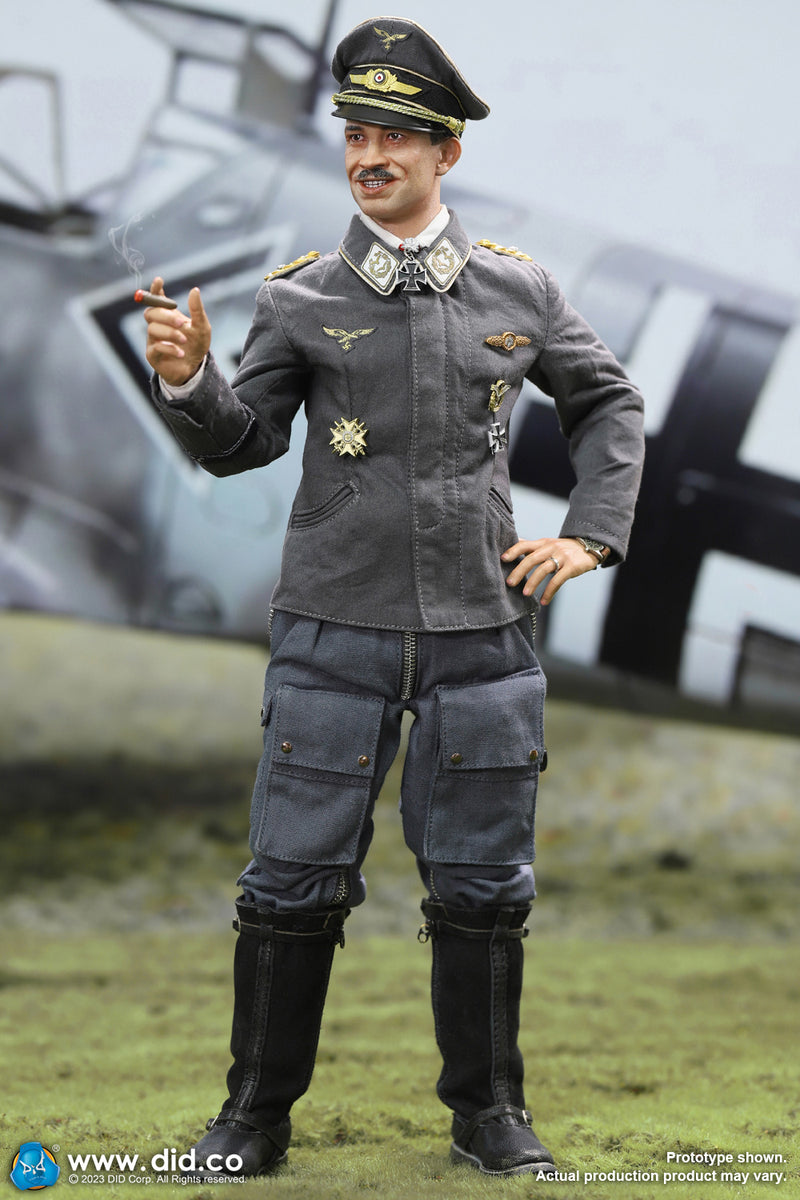 Load image into Gallery viewer, WWII - German Luftwaffe Pilot w/Cockpit  - MINT IN BOX (READ DESC)
