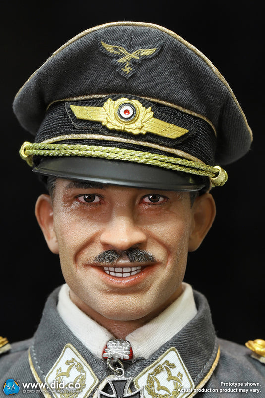 WWII - German Luftwaffe Pilot w/Cockpit  - MINT IN BOX (READ DESC)
