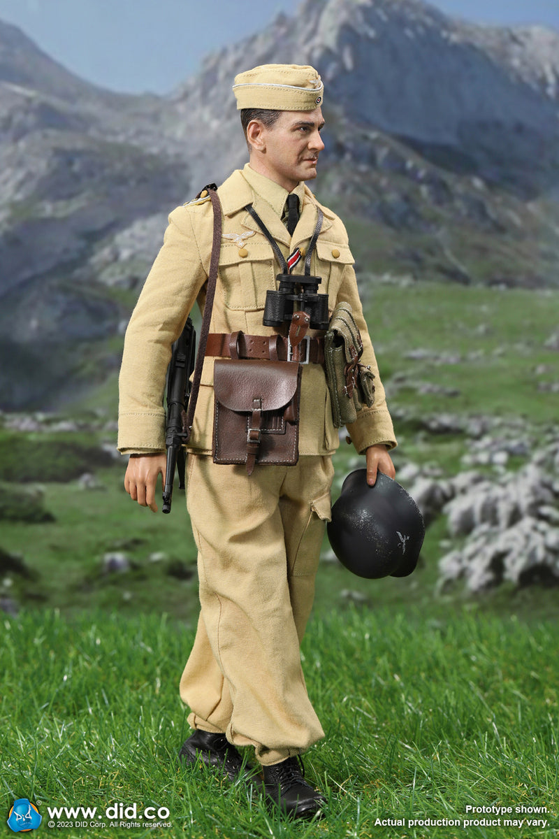 Load image into Gallery viewer, WWII - German Commanding Off. Skorzeny - MINT IN BOX (READ DESC)
