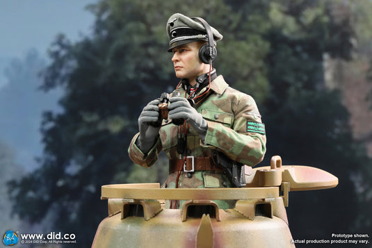 WWII - German Panzer Cmdr Max w/Hatch - MINT IN BOX (READ DESC)
