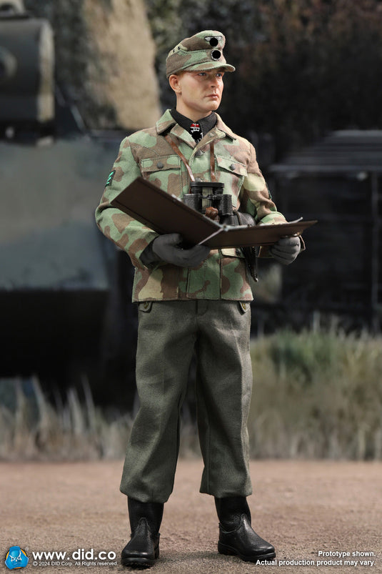 WWII - German Panzer Cmdr Max w/Hatch - MINT IN BOX (READ DESC)