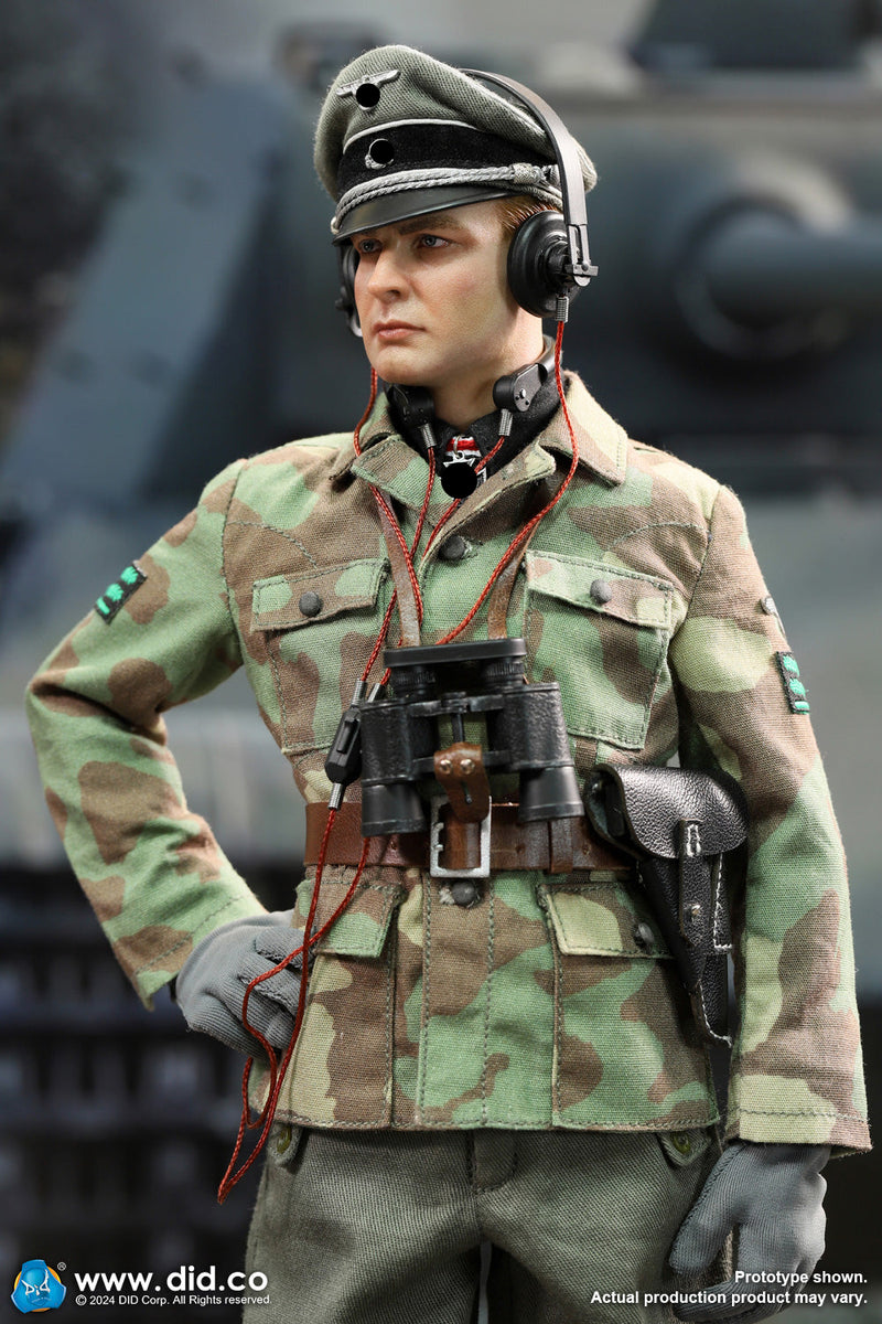 Load image into Gallery viewer, WWII - German Panzer Cmdr Max w/Hatch - MINT IN BOX (READ DESC)
