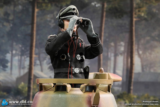 WWII - German Panzer Cmdr Max w/Hatch - MINT IN BOX (READ DESC)