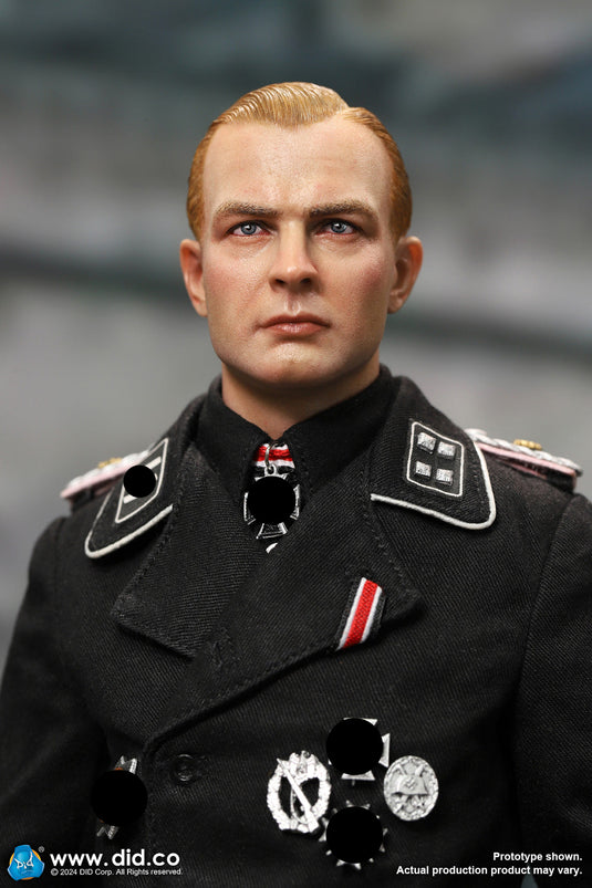 WWII - German Panzer Cmdr Max w/Hatch - MINT IN BOX (READ DESC)
