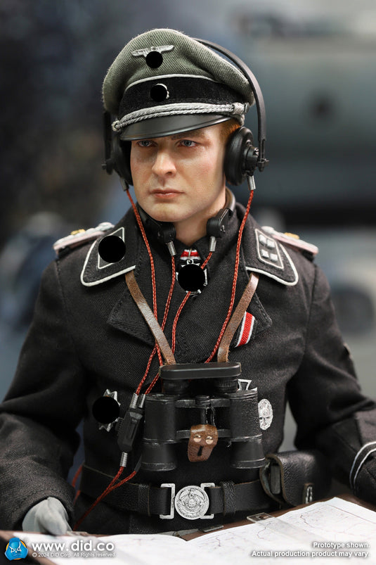 WWII - German Panzer Cmdr Max w/Hatch - MINT IN BOX (READ DESC)